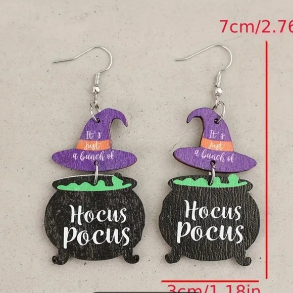 Hocus pocus dangle wood earrings - Picture 7 of 7